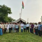 उझानी पालिका का दूषित पानी रोकने को क्रमिक अनशन 70 वें दिन भी जारी