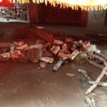 शराब की दुकान और होटलों की गंदगी से चोक नाला, हनुमान मंदिर तक पहुंची गंदगी