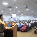 ध्यान रहे सोशल मीडिया न करे हमारा इस्तेमाल : एसपी सिटी मानुष पारीक