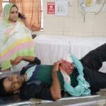 उधार की रकम मांगने पर युवक को चाकू से गोदा हालत गंभीर