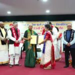 बरेली में राज्यपाल ने बीआईएमटी की छात्रा वंशिका मनचंदा को स्वर्ण पदक से नवाजा