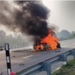 पूर्वांचल एक्सप्रेसवे पर दिल दहला देने वाला हादसा: एक ही परिवार के पांच लोगों की जलकर मौत, पांच घायल