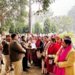 महिला के नकाब पर हाथ लगाने के विरोध में समाजवादी महिला सभा का प्रदर्शन