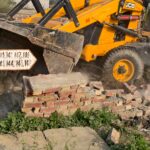 अवैध कॉलोनियों पर प्राधिकरण का बुलडोजर, तीन स्थानों पर ध्वस्तीकरण