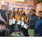 शिवसेना ने चलाया सदस्यता अभियान, 21 नए शिव सैनिक शामिल