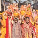 उझानी में कलश यात्रा के साथ श्रीमद भागवत ज्ञान यज्ञ कथा शुरू,भक्तों की भीड़ उमड़ी