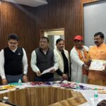 मुख्यमंत्री ने बदायूँ के किसानों को योजनाओं से किया लाभांवित