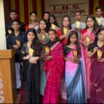 एलबीएस कॉन्वेंट स्कूल में आठवीं के छात्रों को भावभीनी विदाई