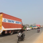 बरेली मथुरा हाइवे पर ट्रक का एक्सल टूटा,दो घंटे लगा जाम।