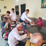 वृद्धाश्रम के बुजुर्गों व मूकबधिरों के साथ पुलिस ने मनाई होली