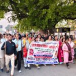 टेट अनिवार्यता के विरोध में यूटा के बैनर तले निकाला मशाल जुलूस