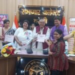 अंतरराष्ट्रीय महिला दिवस पर प्रतिभाशाली छात्राएं व आंगनबाड़ी कार्यकत्रियां सम्मानित