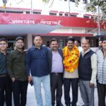 34 साल की अटूट सेवा पूरी कर सेवानिवृत्त हुए जुगल किशोर.गाजे बाजे के साथ दी गयी विदाई.