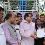 एचपीसीएल प्लांट के दो अधिकारियों की हत्या के विरोध में कांग्रेस का धरना-प्रदर्शन