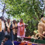 हनुमान जन्मोत्सव पर निकली भव्य शोभायात्रा, जगह-जगह पुष्प वर्षा से हुआ स्वागत