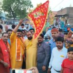 वजीरगंज में हनुमान शोभायात्रा को विधायक महेश चंद्र गुप्ता ने दिखाई हरी झंडी