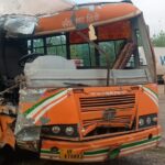 बरेली में भीषण सड़क हादसा: खड़े टैंकर से टकराईं बाइक और बोलेरो, 5 लोगों की मौत, चालक समेत तीन घायल