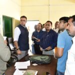 बदायूँ में डीएम ने किया गेहूं क्रय केंद्रों का निरीक्षण, दिए कार्यां में तेजी लाने के निर्देश