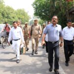 नो व्हीकल डे’ पर जिलाधिकारी पैदल पहुंचे कलेक्ट्रेट