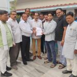 उत्तर प्रदेश कांग्रेस कमेटी ने कांग्रेसी नेता उमेश आर्य को सौंपा शोक संदेश