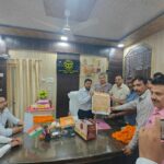 नवागत बीएसए नवीन कुमार से राष्ट्रीय शैक्षिक महासंघ की शिष्टाचार भेंट, शिक्षकों की समस्याओं के समाधान की उठाई मांग