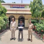 मीरगंज पुलिस ने तमंचा, कारतूस और बाइक समेत आरोपी को दबोचा