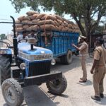 उझानी में यातायात उपनिरीक्षक ने नियम को ताक पर रख चलने वाले 06 वाहनों के काटे चालान