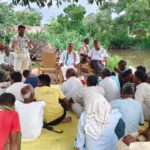 गंगा एक्सप्रेस वे के डहरपुर इंटरचेंज पर छछऊ गांव में किसानों ने लगाई ग्राम चौपाल