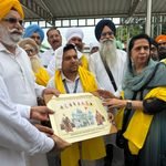 श्री गुरु ग्रंथ साहिब जी के गुरता गद्दी दिवस पर हजूर साहिब जाने वाली ट्रेन के यात्रियों की सेवा