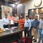 शिक्षकों की समस्याओं को लेकर राष्ट्रीय शैक्षिक महासंघ ने बीएसए से की वार्ता